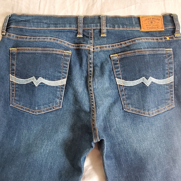 Lucky Brand Women's Dark Washed Boot Cut Mid Rise Jeans Size 12 - Picture 9 of 13